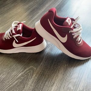 *LAST CHANCE* Maroon Nike Shoes